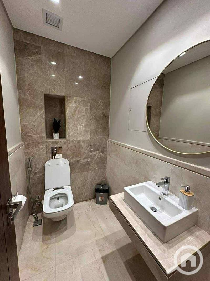 7 8e244b45-80c3-498f-9d88-e630614fea58. jpg