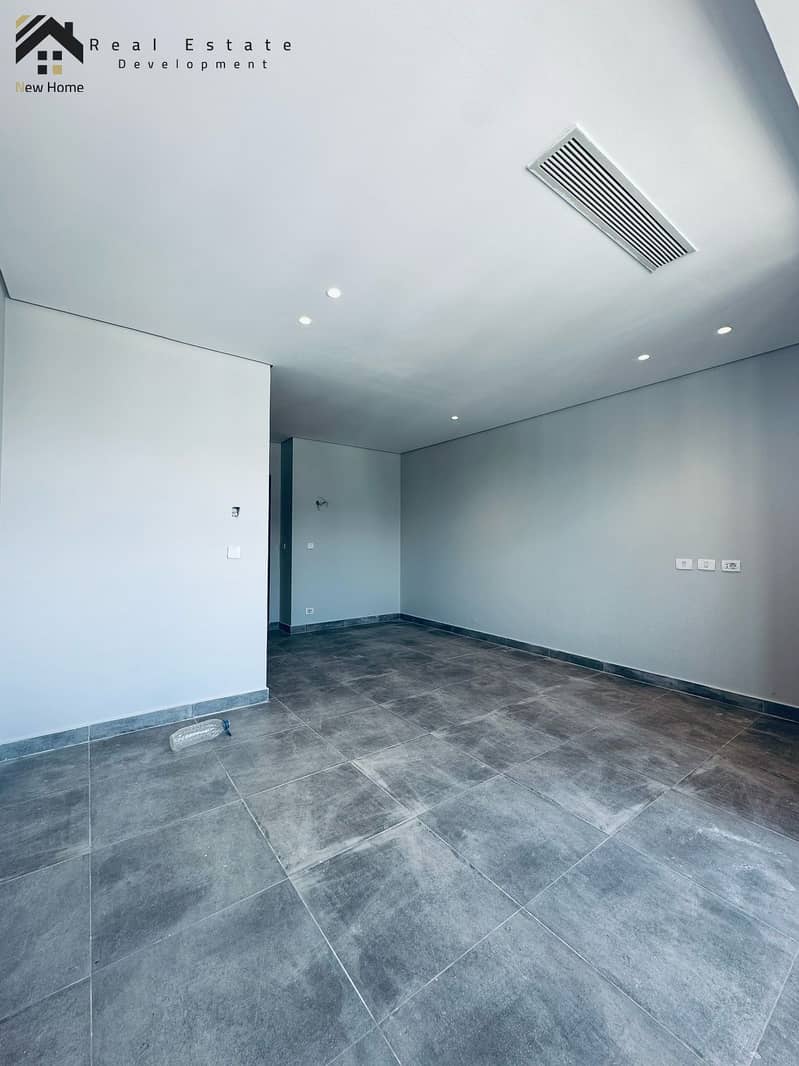 4 WhatsApp Image 2025-11-30 at 12.42. 39_4b9eb22e. jpg