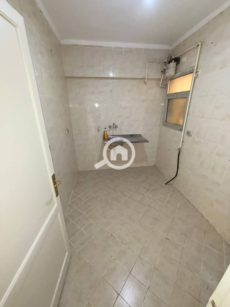 6 afa53130-6cea-463b-8dd3-6ca253055085. jpeg