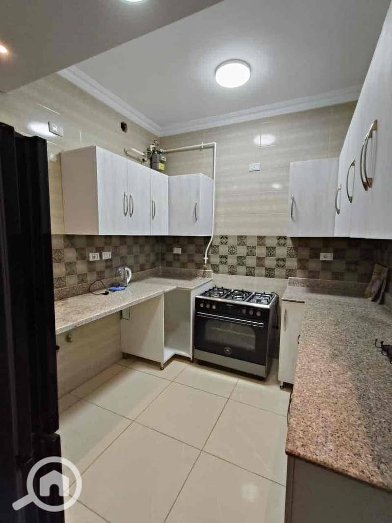 24 329785c8-1c47-416f-b875-0afd65640a2b. jpg