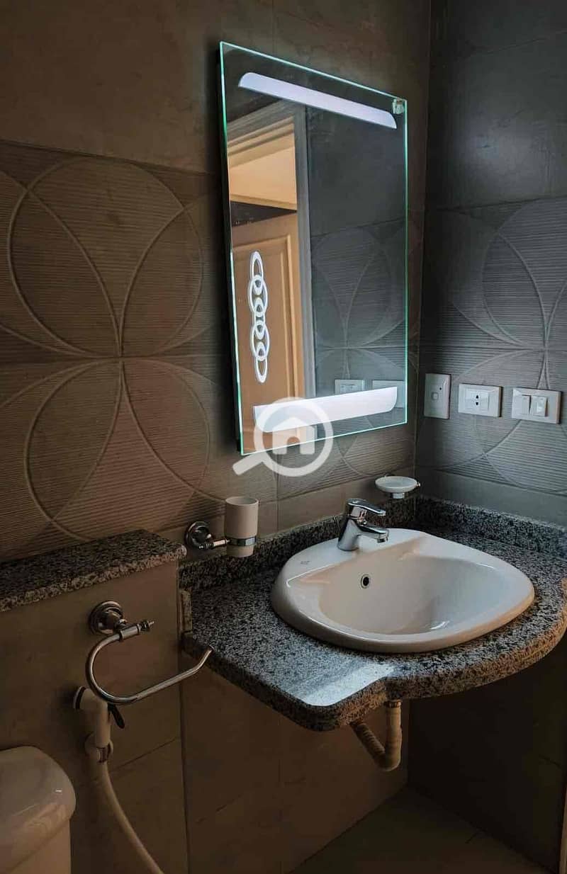 26 33c3528e-65a8-456a-a6ee-ad22f50baae4. jpg