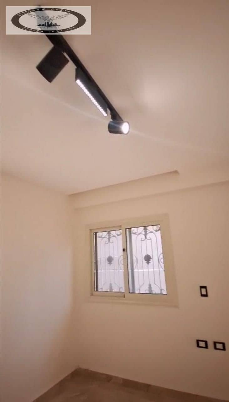 12 2c07d37b-a77a-4da6-9e24-183681a1fc87. jpg