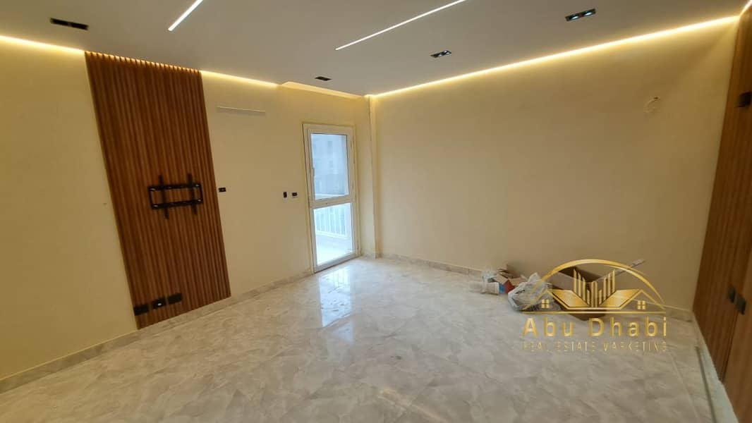 10 058b4a42-2313-45db-b38c-2b62d4201560. jpg