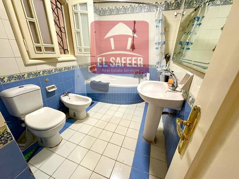 12 e77bc31f-453f-4e0f-9af8-81949c93a2bf. jpg