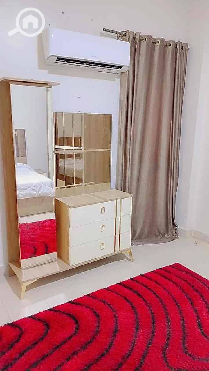 9 295bdc72-a8e3-4941-8c30-fc621164d189. jpg