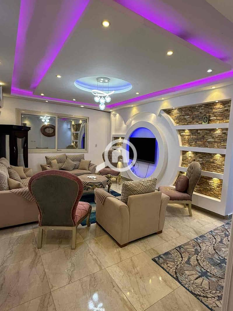 5 0792a2b2-7244-4e07-b9ca-4d1c04cdb14f. jpg