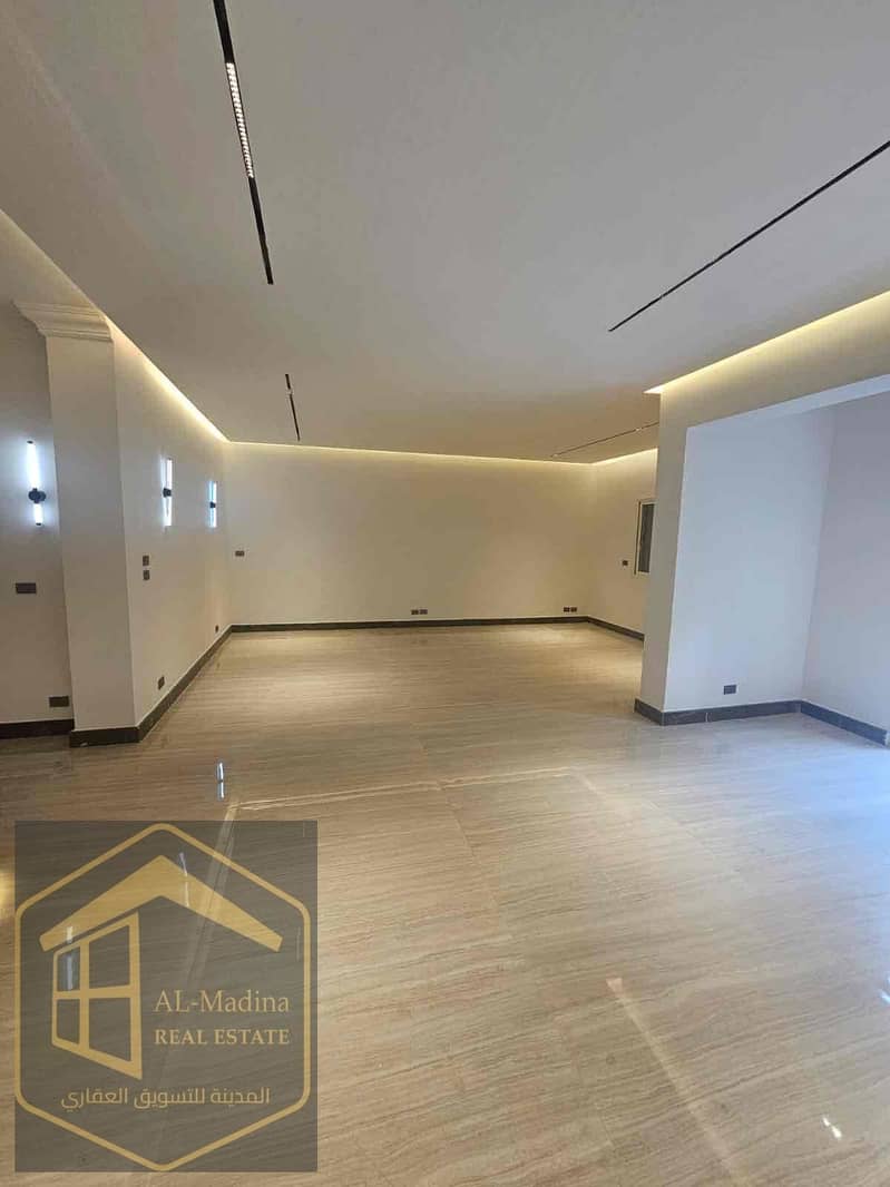 8 f3c2f214-49e2-48fa-a70d-bed3dbe0a6a9. jpg