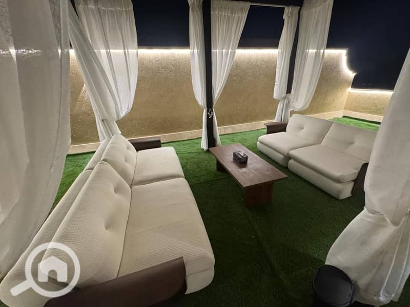 4 4b7a9bfb-19a9-46b1-90ca-a7c1edc493ff. jpeg