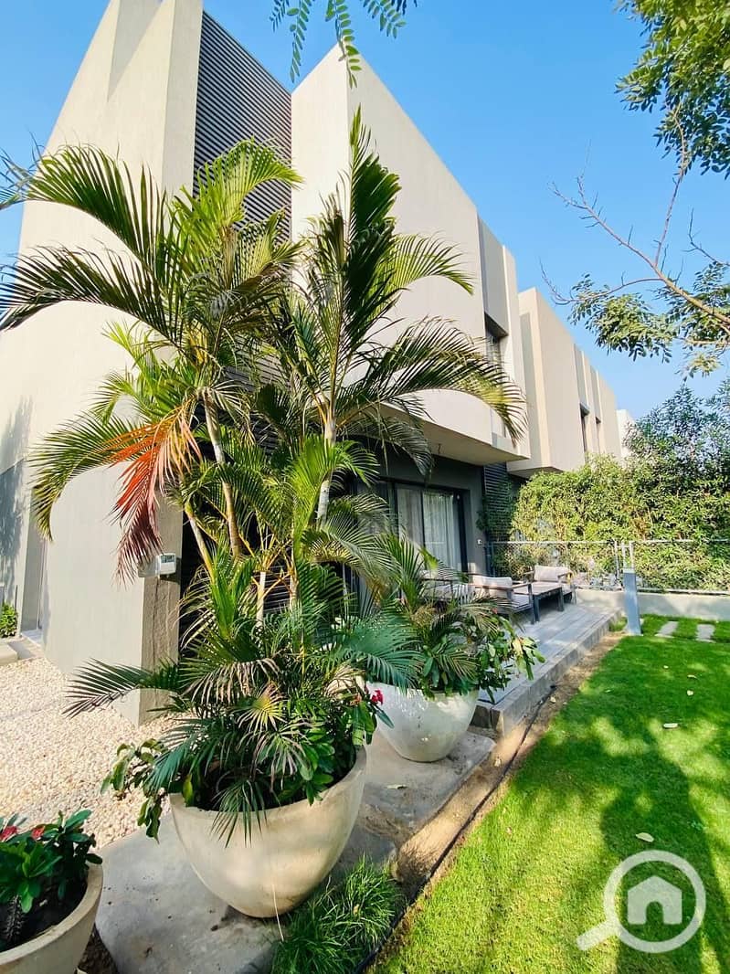 2 126c478a-7f24-4146-a9d4-efb2980b8697. jpeg