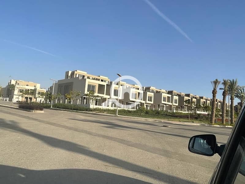 6 9b706278-73ec-40e1-9015-e885c7f0a47d. jpeg