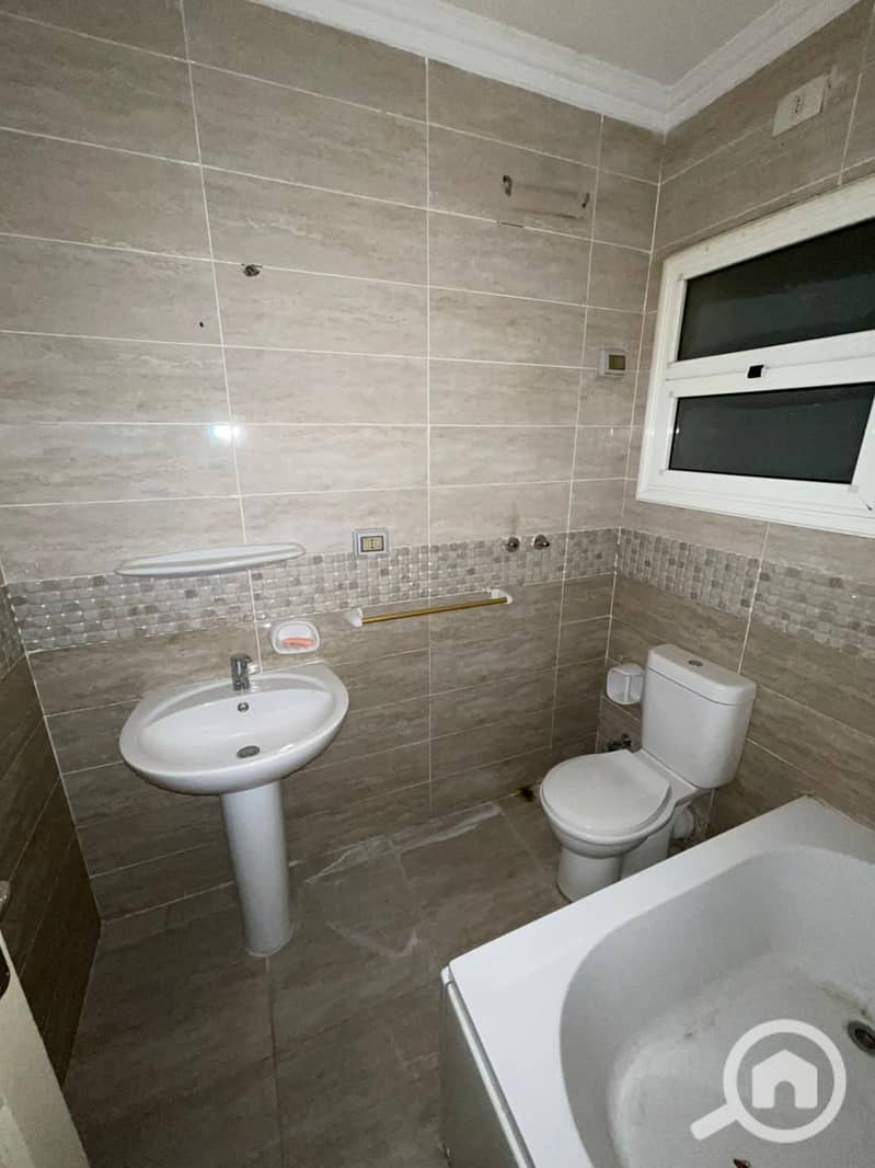 7 006b3910-792b-4e93-b228-d5874a6d219e. jpeg