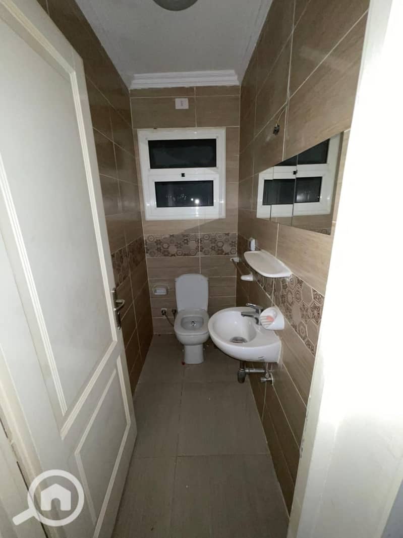 8 34c81c80-75d7-4cf2-9701-1f59838f7b43. jpeg