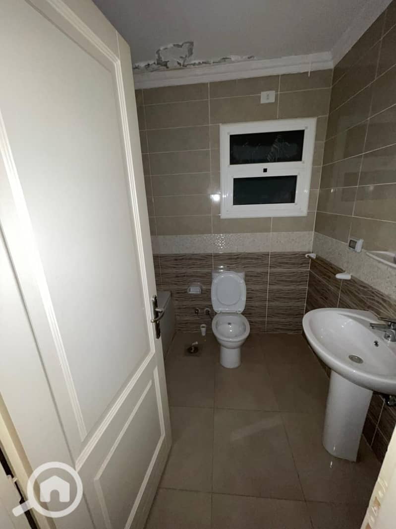 10 30428356-fc74-4423-bdcf-255bc4807867. jpeg