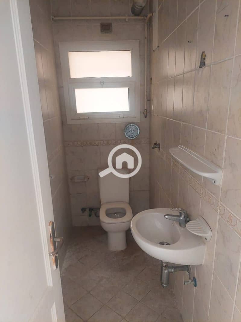 7 f767ea9c-6ada-472b-961b-7e9c2de1548c. jpeg