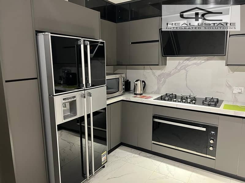 4 WhatsApp Image 2025-12-06 at 19.51. 44. jpeg