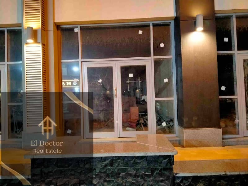 1000562689. jpg 1000562689. jpg