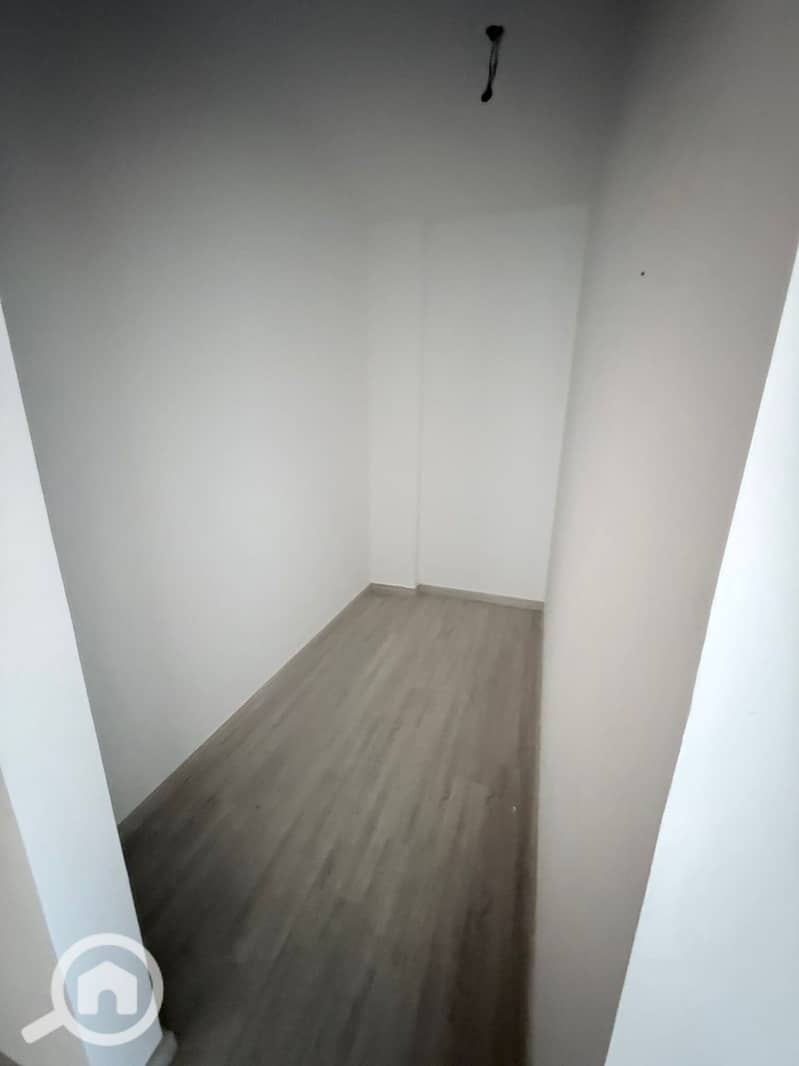 11 WhatsApp Image 2025-12-06 at 9.34. 48 PM (1). jpeg