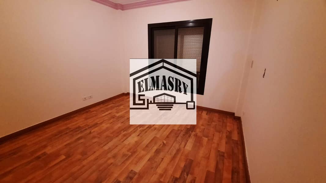 12 021547d6-a8b1-43bc-a1d9-c7e59b4fc0db. jpg