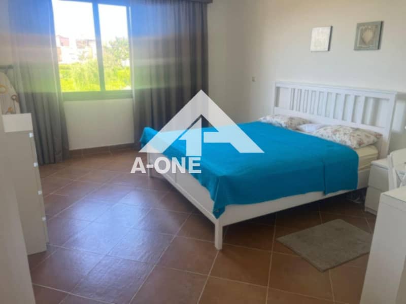 4 1a5acc6b-a7c8-4083-823c-4d46d57f628c. jpg