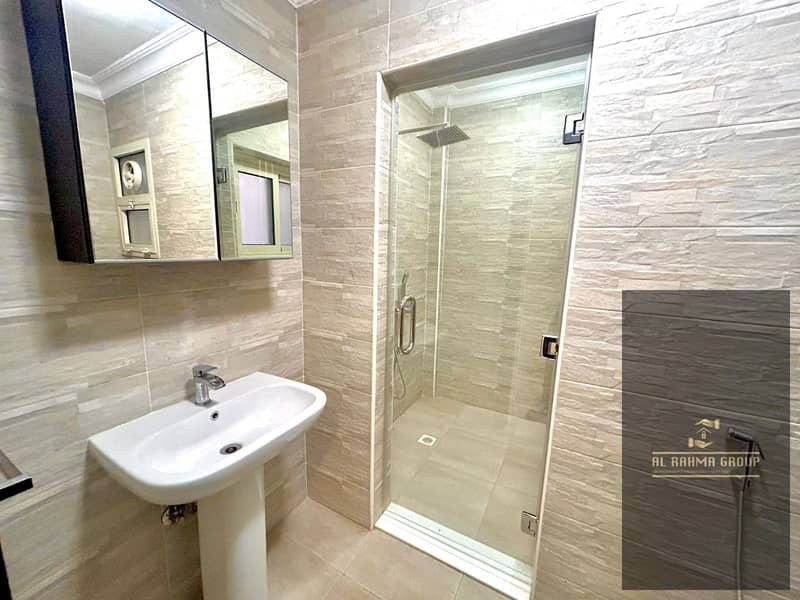 13 صورة واتساب بتاريخ 1447-06-15 في 22.47. 54_e33b753f. jpg