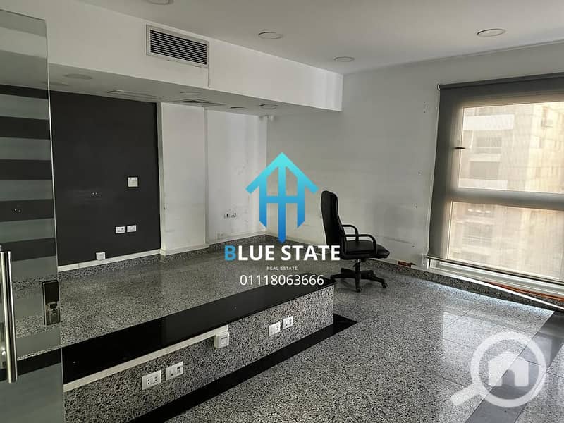 10 01118063666 (99). png