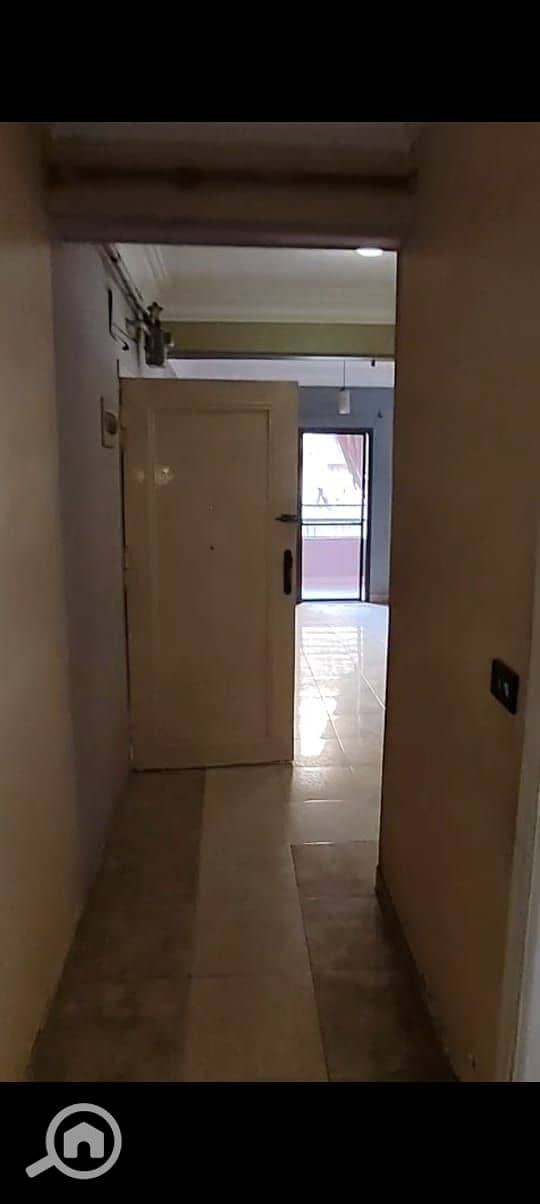 10 84f8a4c8-6b11-4364-a86d-aef91bd7e312. jpg