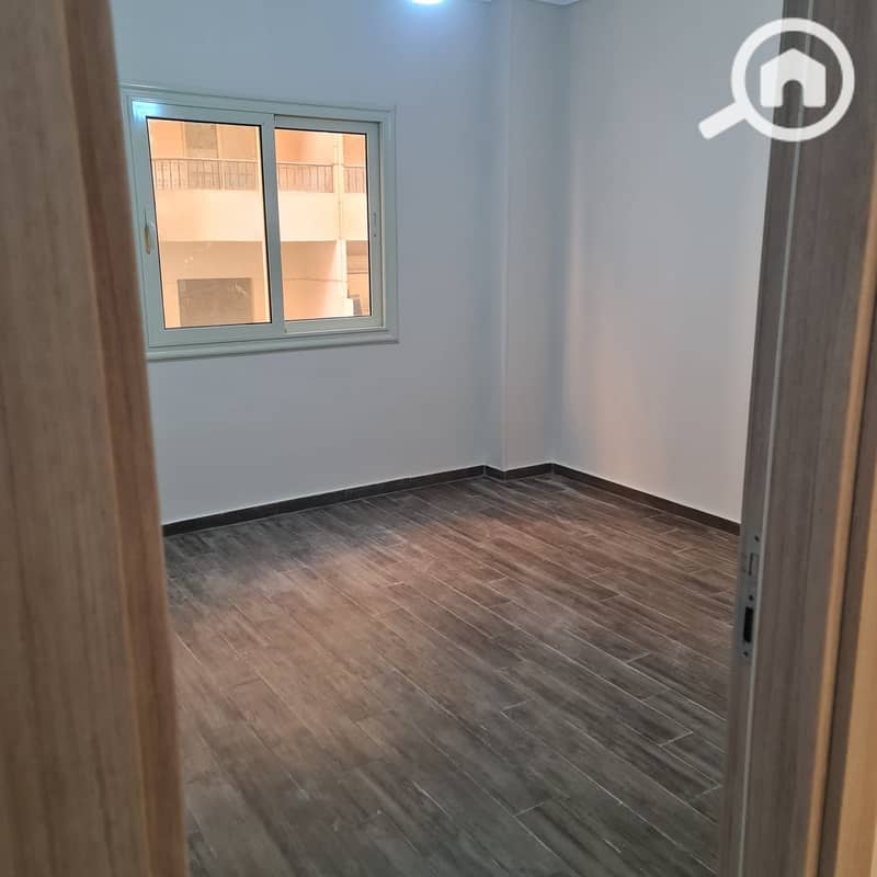 7 65d9cf9b-3900-4981-b585-e2a70b6c151e. jpg