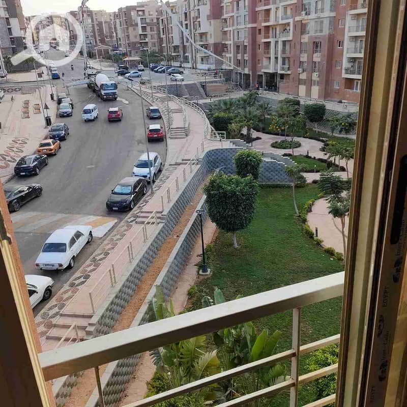 1000464070. jpg 1000464070. jpg