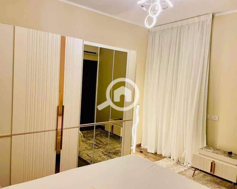 10 82a4dcb1-74ba-49e4-a52a-07c88de7b597. jpg