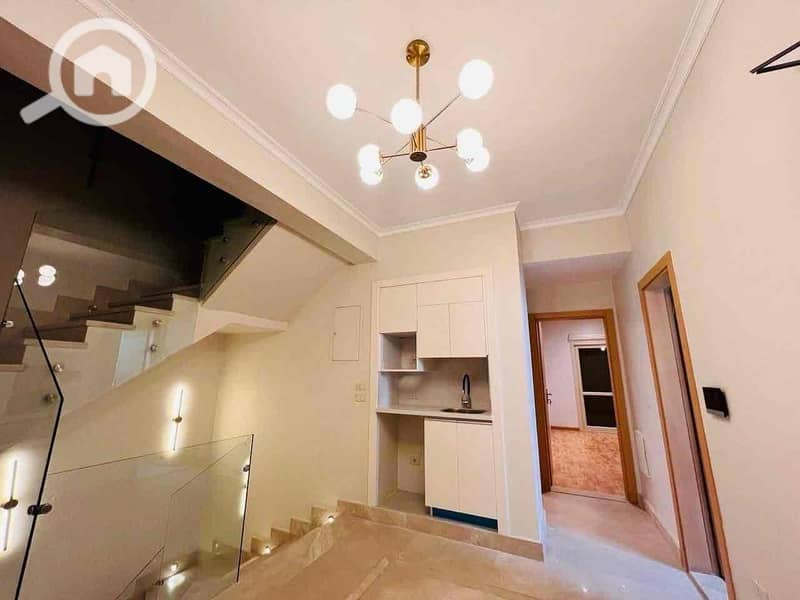 3 e2cdb939-b8e1-4c3e-9c61-44871065ec1a. jpg