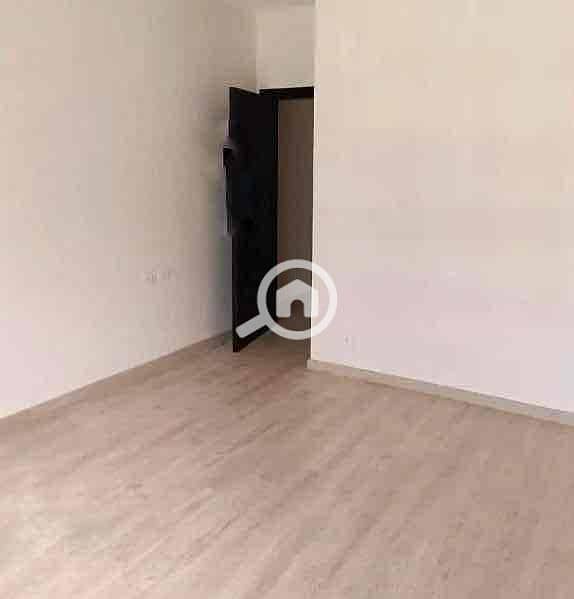 5 e85bd0c8-11cd-412b-ba3e-ceea34916c4b. jpg