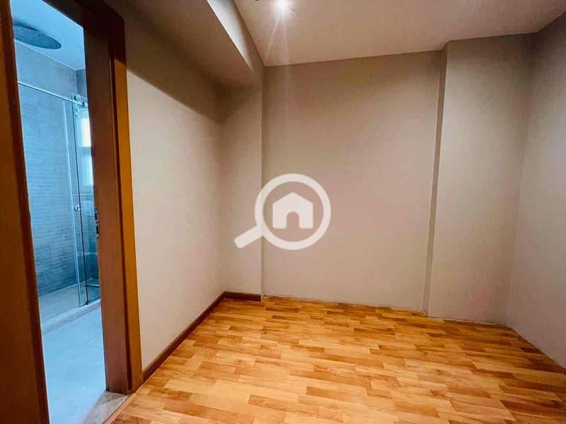 6 833efea4-d010-40f5-a862-fbd4142cbe74. jpg