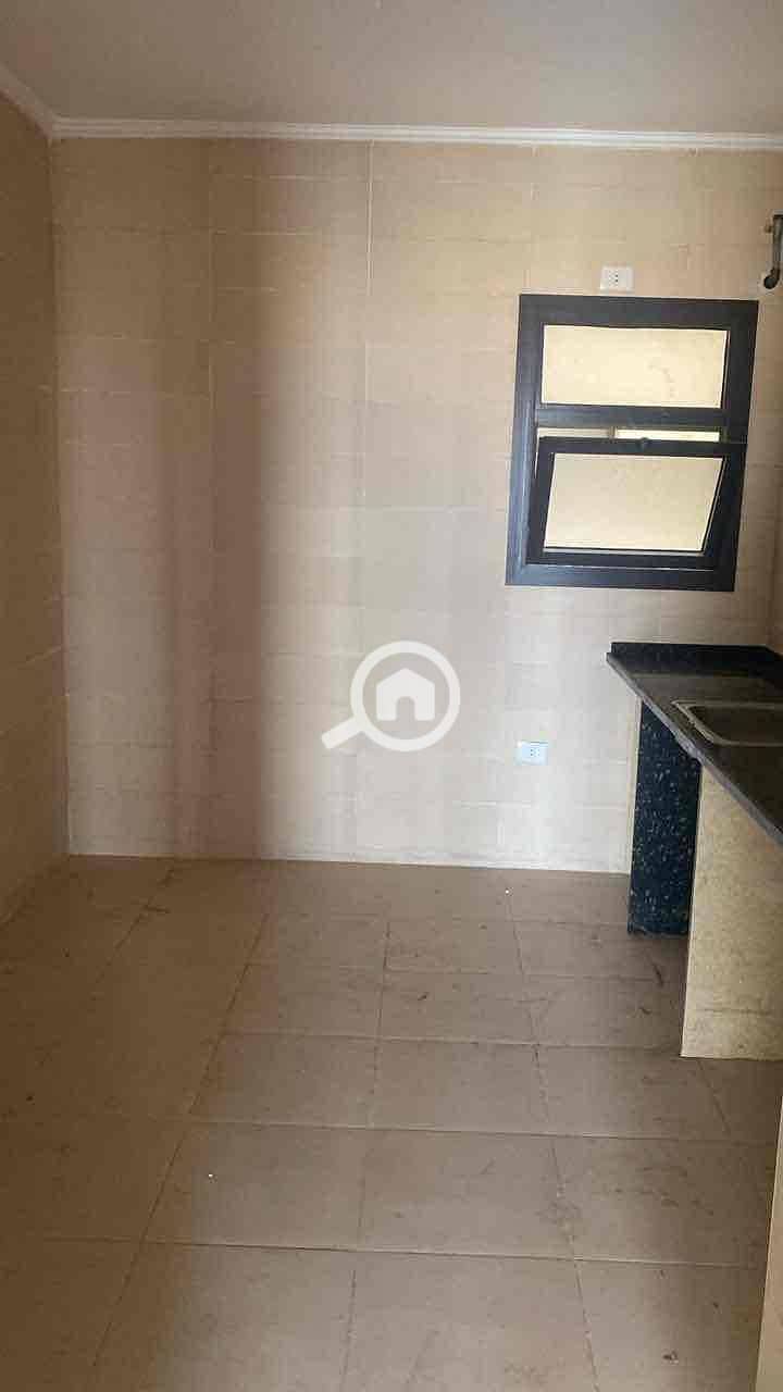 10 e4a5a7fb-7bb2-45f3-84f0-0a1585f47508. jpg