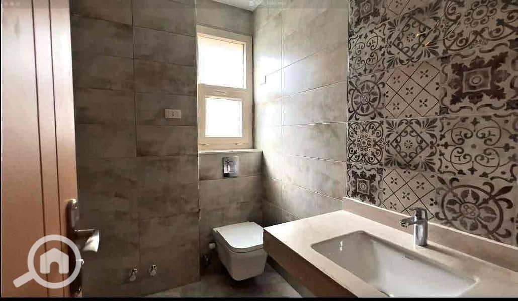 14 08c77c27-10cc-418f-b3f7-951dba7efa1c. jpg