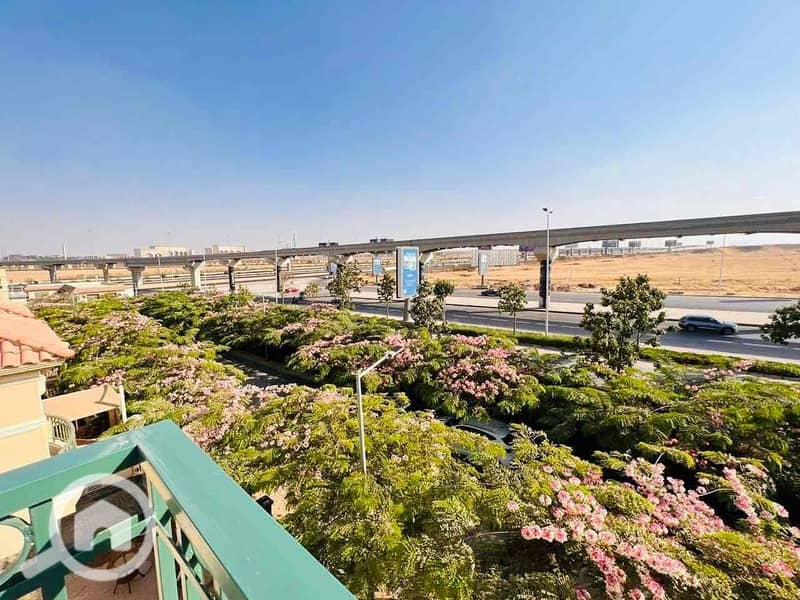 24 000d3ce9-5467-4f29-b9b8-135bf7b0bef5. jpg