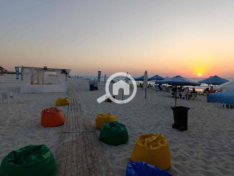 13 708f64ee-8949-4897-a266-217022d95b77. jpg