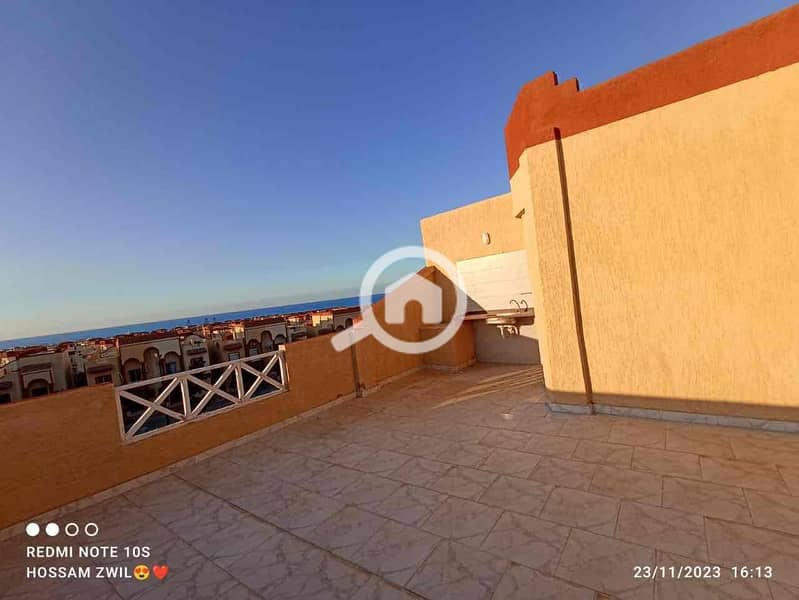 15 7754f742-0957-43fb-b2c3-6f8e726b3efe. jpg