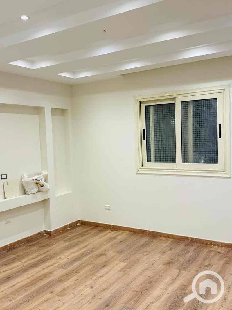 8 0d9417a7-72fb-4ff0-8a57-d10fea8f981f. jpg