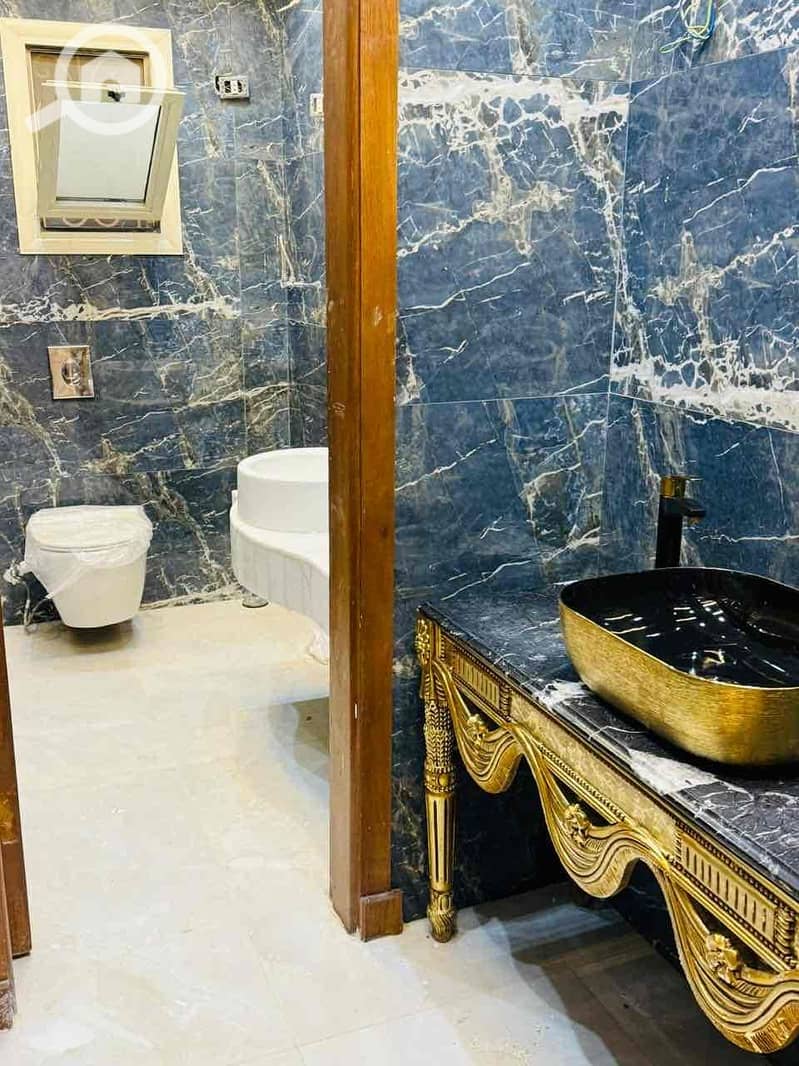 11 c60b74f4-4e77-434d-af87-189923bef08e. jpg