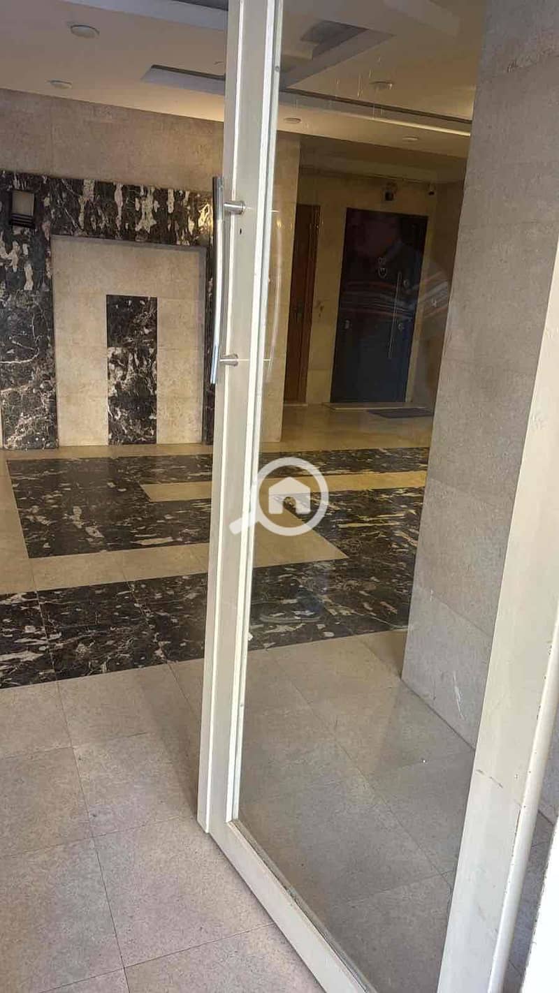 6 4c5e2ef2-f517-43c4-acde-dfae4da53749. jpg