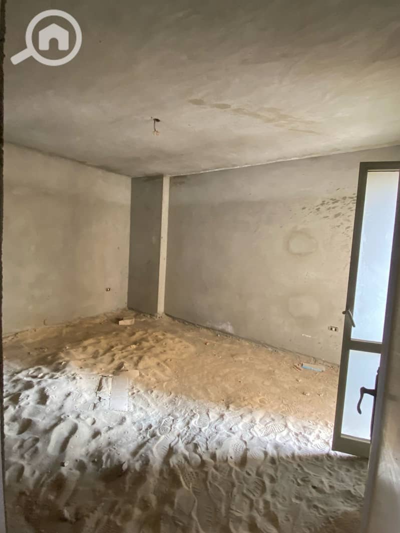 4 e5322a91-c6d3-458f-8bed-2e864b8d290c. jpeg