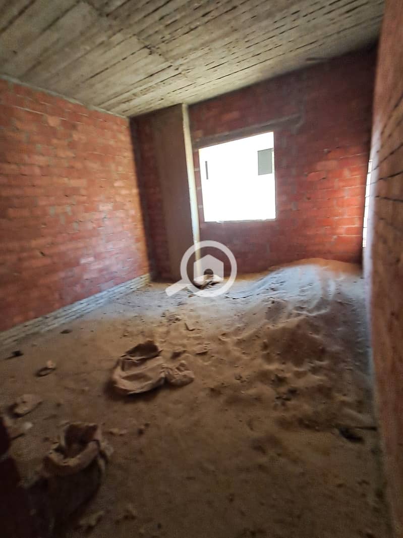 12 ٢٠٢٥١٢٠٦_١٥٢٨٤٧. jpg