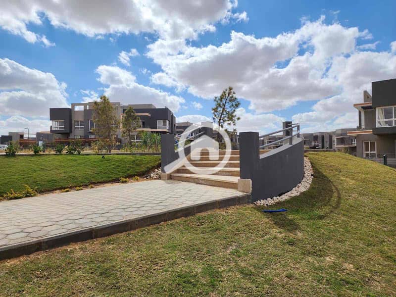 10 2c6651a9-4a83-4501-bf4f-228569ba7981. jpg