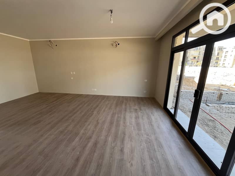 3299ef50-f409-49bb-accf-6b6948b7976e. jpg