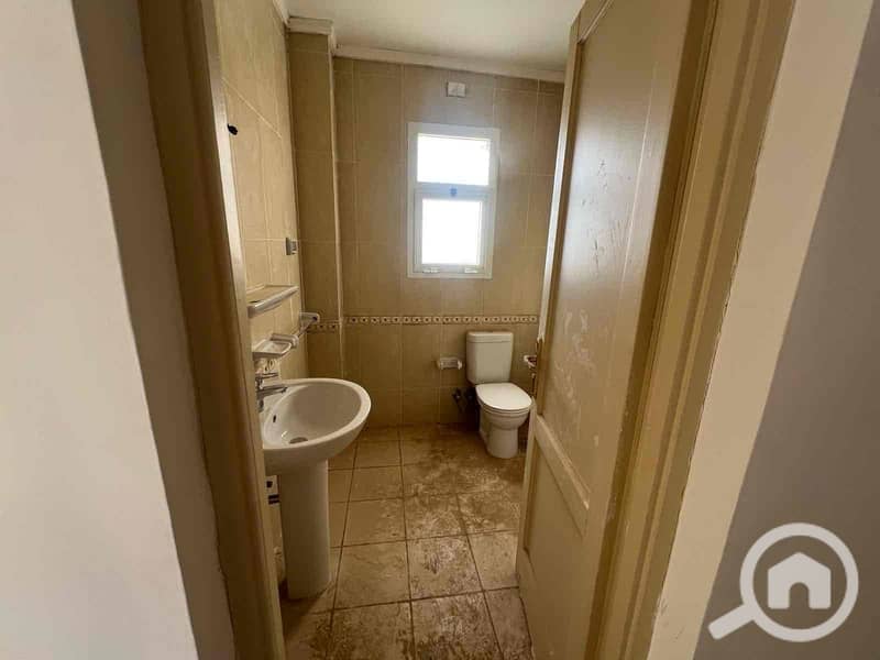 4 f5351545-49de-4c68-a75a-411593c8c314. jpg