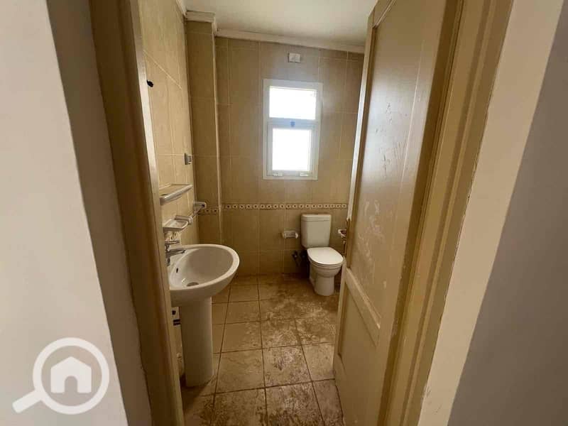 11 f5351545-49de-4c68-a75a-411593c8c314. jpg