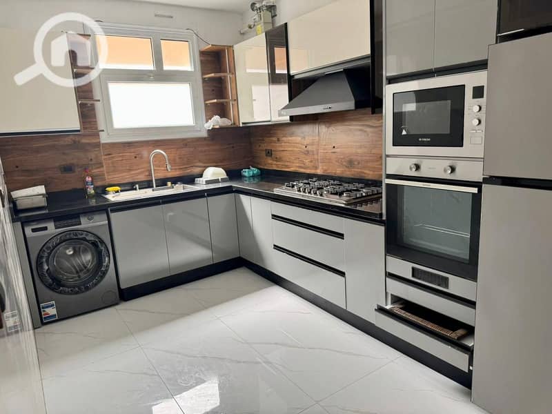 2 WhatsApp Image 2025-12-06 at 17.58. 33 (1). jpeg