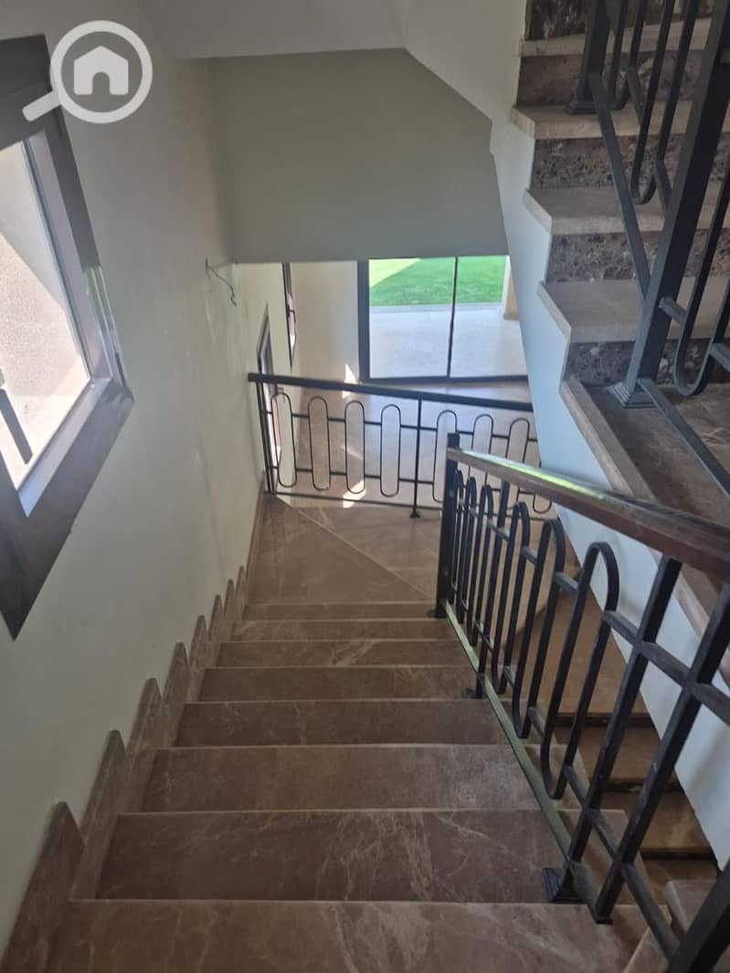 5 4c0b1b2a-b550-4bb2-8306-84709dc5bdcf. jpg