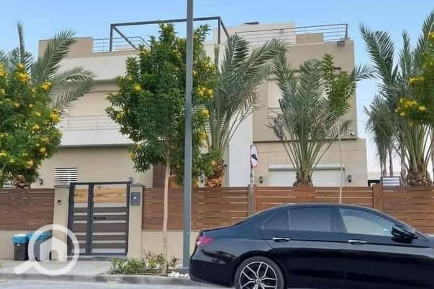 3 {B5A95FDB-1CCB-4665-B4E5-44B377D7B3DC}. png