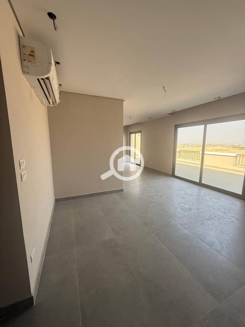 5 4686e475-ceb8-4980-a307-b4b04c968166. jpg